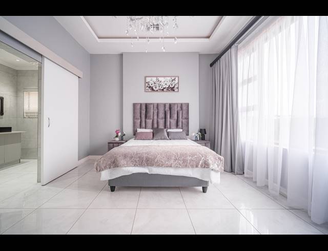 3 BEDROOM TOWNHOUSE FOR SALE IN IZINGA RIDGE